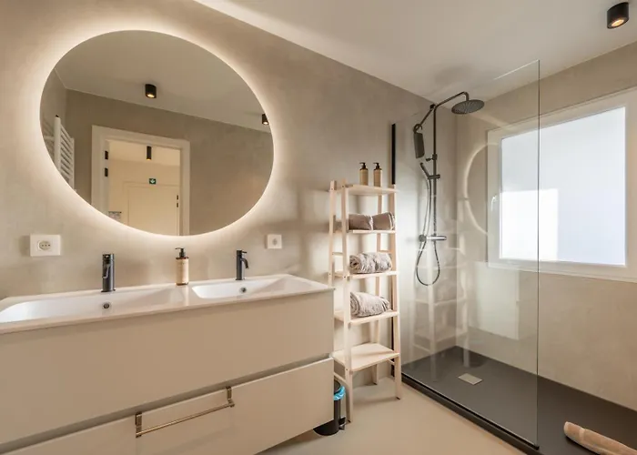 公寓 Bright Modern With Balcony 奥斯滕德