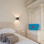 Apartamento Bright Modern With Balcony