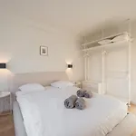 Apartamento Bright Modern With Balcony *