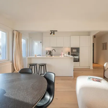 Bright Modern With Balcony Apartamento Ostend